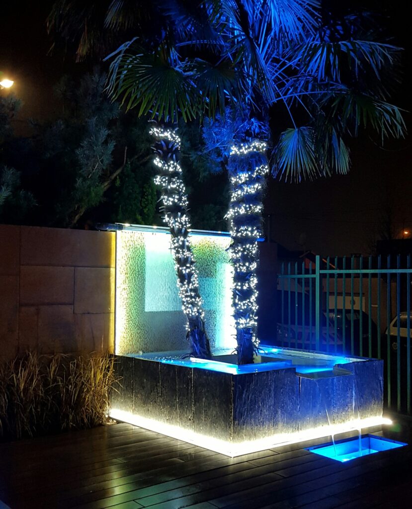 Décoration de bassin par éclairage