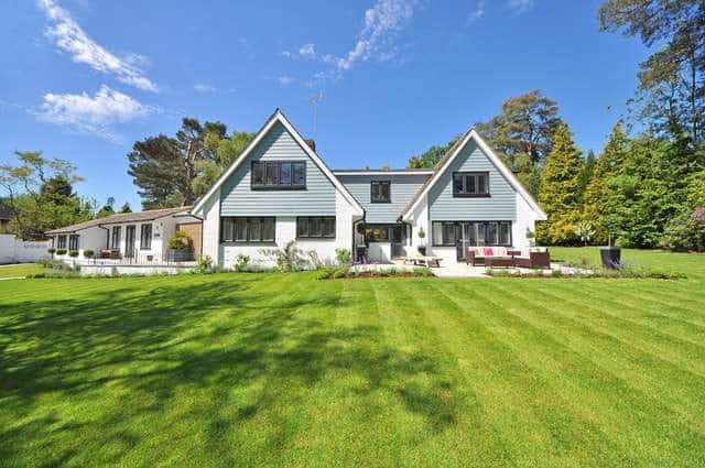 taille d'herbe réalisée chez un client à l'aide du crédit d'impôts